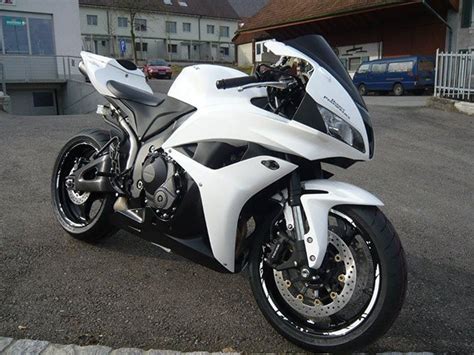 Umgebautes Motorrad Honda Cbr Rr Von Direct Performance Ps At