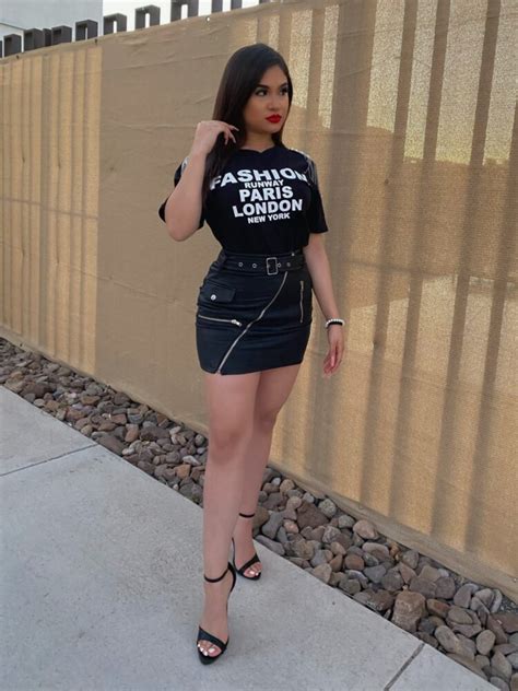 8 Hot Sexy Ariadna Juarez Bikini Pics