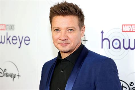 Jeremy Renner Admits Hes Nervous To Be Back At Work On “mayor Of