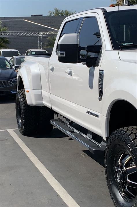 F350 With Leveling Kit