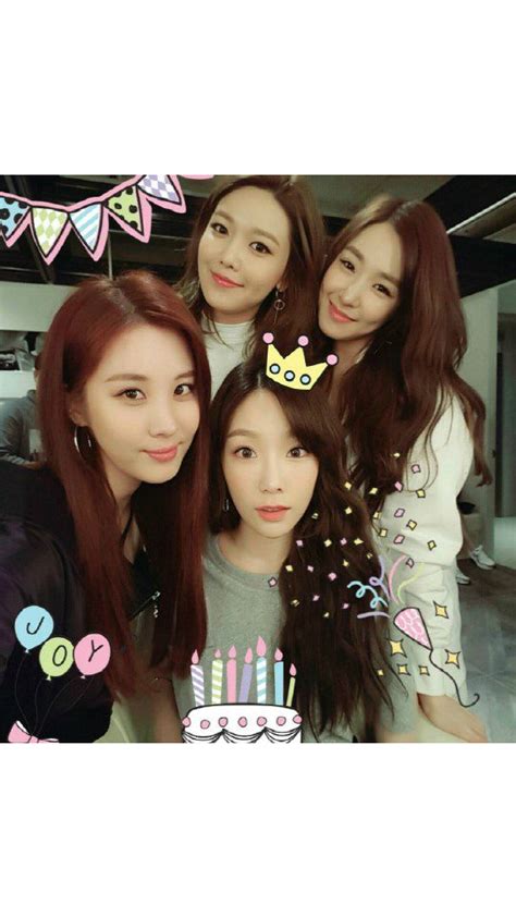 Snsd Members Gather To Celebrate Taeyeon′s Birthday 8days