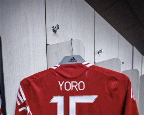 Leny Yoro Set For Iconic Shirt Number At Manchester United