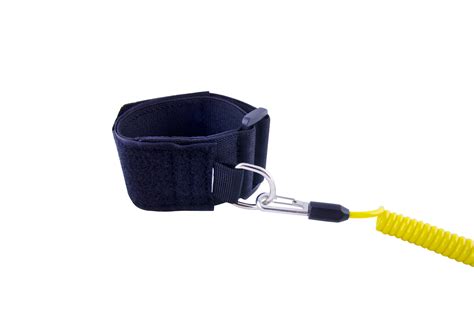 ATTACHE AJUSTABLE POUR POIGNET AVEC CÂBLE BOUDINÉ de HiiGARD Sécurité