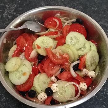 Salade Grecque tomate concombre olive fêta La Cuisine d Adeline