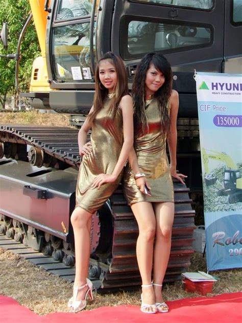 Trendy Fashion Myanmar Hot Models April Saw And Mi Chi Ko At Motor Show