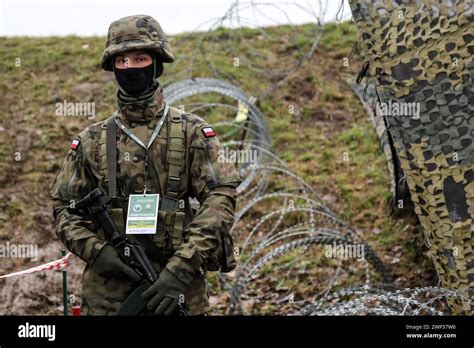 Korzeniewo Pomorskie Polen Am M Rz Ein Polnischer Soldat