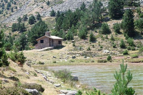 Refugio En Las Lagunas De Neila Sierra La Demanda Burg Flickr