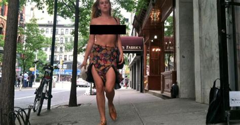 Scout Willis Wins Praise For Topless Protest On Twitter CBS New York