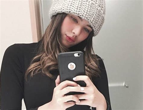 Hot Girl Lai Tu I N I Ti Ng Trong C Ng Ng M Ng Ch U