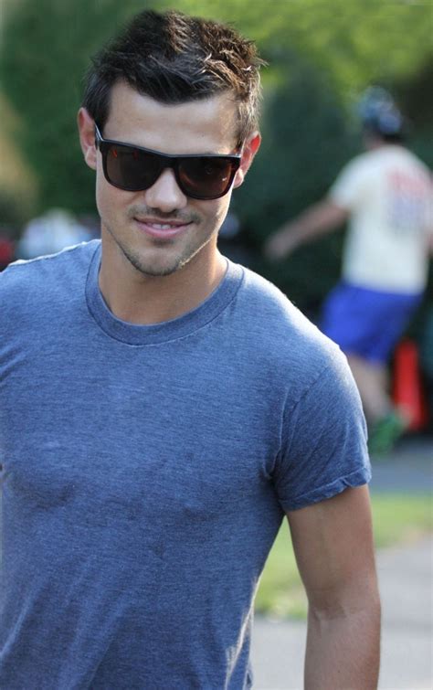 taylor lautner on set of grown ups 2 - Taylor Lautner Photo (31446312) - Fanpop