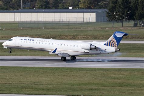 United Express Skywest Airlines Bombardier Crj 700 N756s Flickr