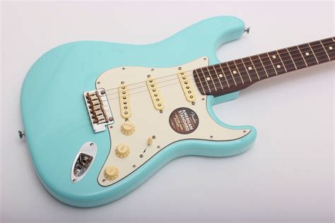 Fender Limited Edition Rosewood Neck American Standard Stratocaster Daphne Blue