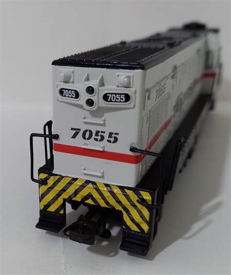 MODELS FERROVIAS BRASIL LOCOMOTIVA EMD G 12 FEPASA FASE 3 7055 CORAL