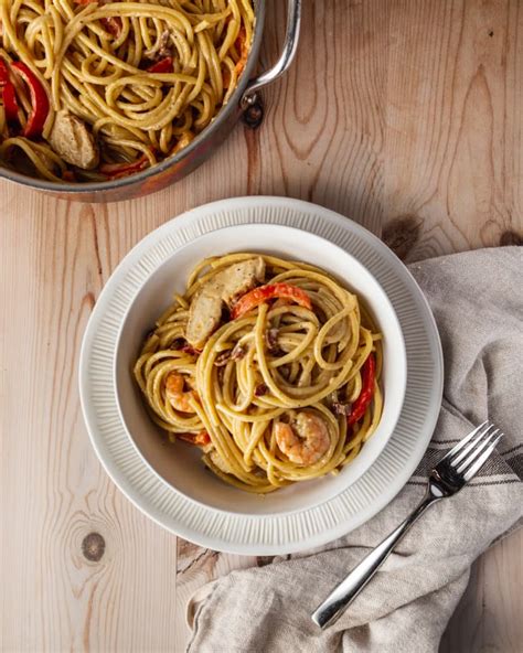 Chicken And Shrimp Carbonara Recipe Olive Garden Copycat The Kitchn