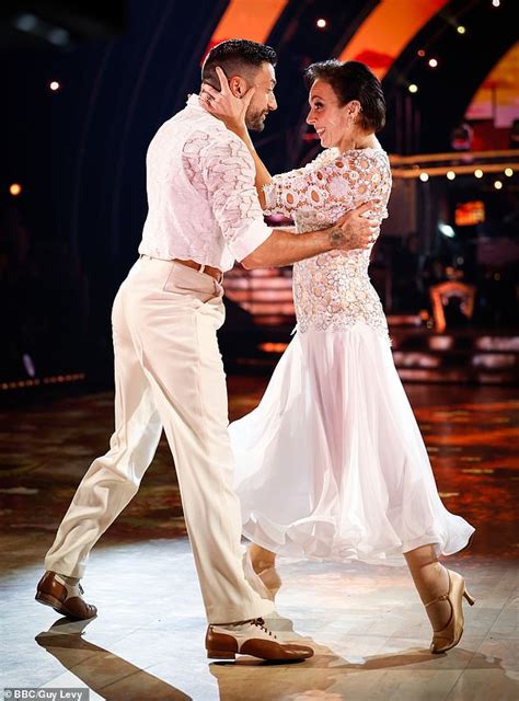 Strictly Come Dancing sofre um golpe devastador após o lançamento da