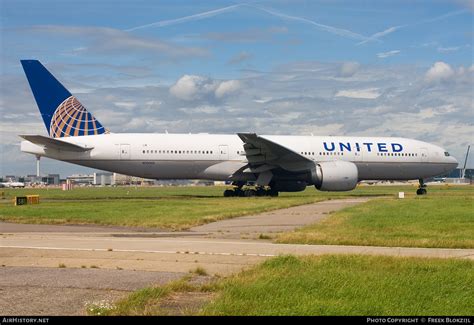 Aircraft Photo Of N Boeing Er United Airlines