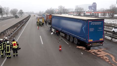 Warntafel Auf Der A Bei Bremen Verursacht Unf Lle Und Vollsperrung