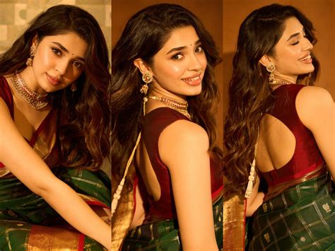 Krithi Shetty S Hot Saree Game
