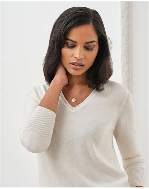 Soft White Cashmere V Neck Sweater Pure Collection