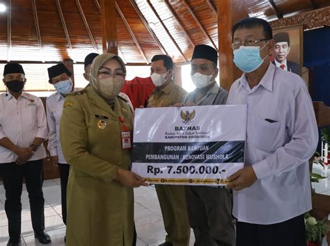 Bupati Grobogan Serahkan Bantuan Baznas Dari Zakat ASN Pemerintah