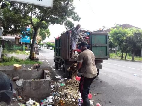 Tangani Sampah Liar Dlh Tabanan Akan Tutup Tps Updatebali