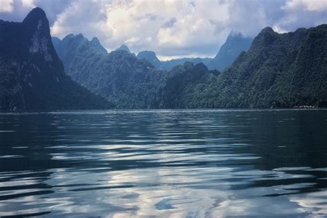 デスクトップ壁紙 木 山々 湾 湖 自然 反射 空 雲 落ち着いた 緑 青 川 キヤノン 写真家 フィヨルド 湿った 荒野 休日 アルプス タイ