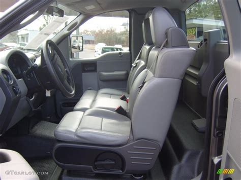 2005 Ford F150 XL Regular Cab interior Photo #41920042 | GTCarLot.com