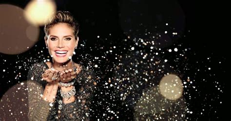 Heidi Klum Conceals Her Full Naked Body Behind Large AmfAR Tote PHOTOS