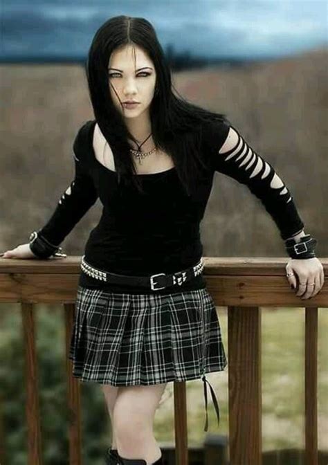 29 Hot Goth Girls Gallery Ebaums World