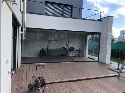 Bezrámové zasklení terasy Patio Living Move 6D a 3D 7016 Karásek