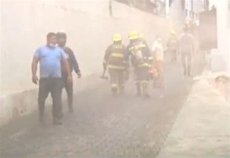 Fuego afecta sótano Plaza Naco