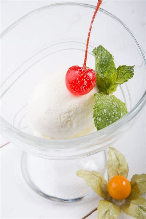 Bowl of White Vanilla Ice Cream Stock Image - Image of fresh, snack ...