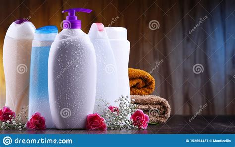 Botellas Pl Sticas De Productos Del Cuidado Y De Belleza De La Carrocer