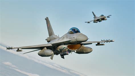 Ukraine Jets: More MIG Fighters Will Help, but Kyiv Really Wants F-16s ...