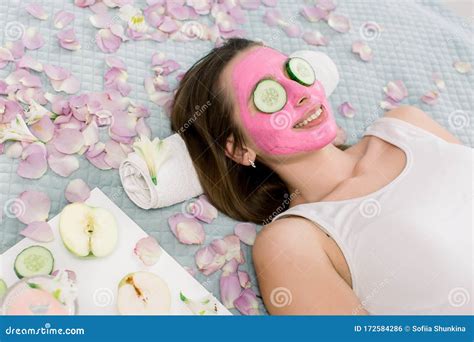 Pink Clay Facial Mask Cosmetics Skin Cleansing Cosmetic Procedure On