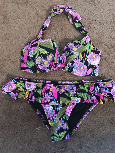 NWT Size D Too Large Bottoms Smoke Free Home Posted On Multiple Sites Victoria Secret Bikini