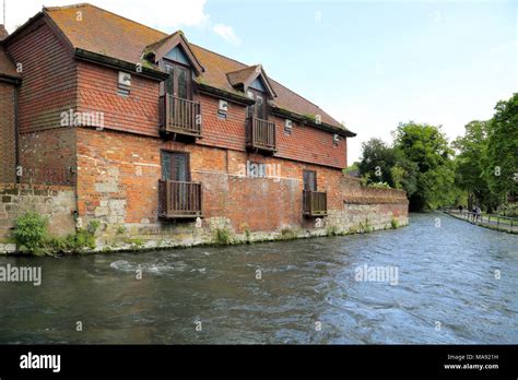 River Itchen Passing Through Winchester Hampshire Stock Photo Alamy
