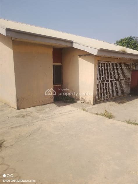 For Sale Units Of Bedroom Bungalow Airport Road Sabon Lugbe