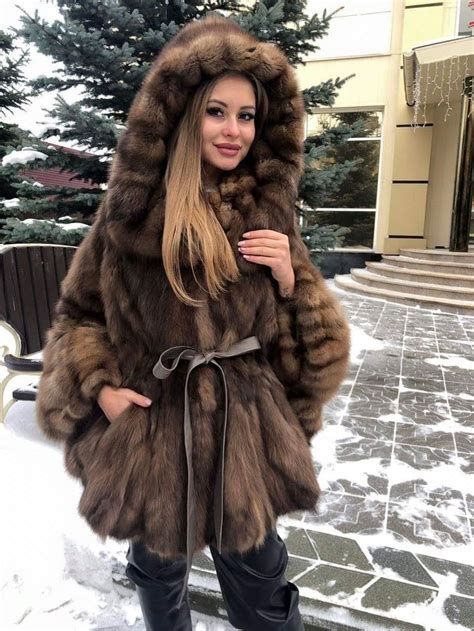 Pin By Pawel On Sexy Girls In Fur Coats Girls Fur Coat Fur Fashion Fur Coat