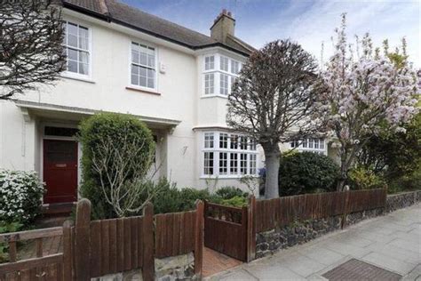 Property Valuation 32 Frewin Road London Wandsworth SW18 3LP