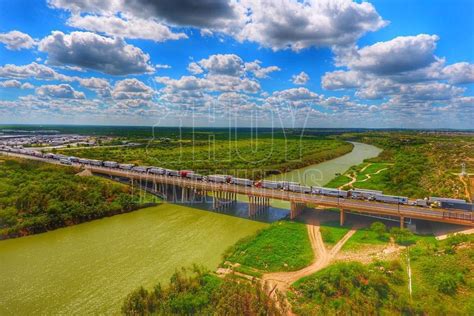 Hoy Tamaulipas Se Registran Hasta Seis Mil Cruces Diarios En Puente