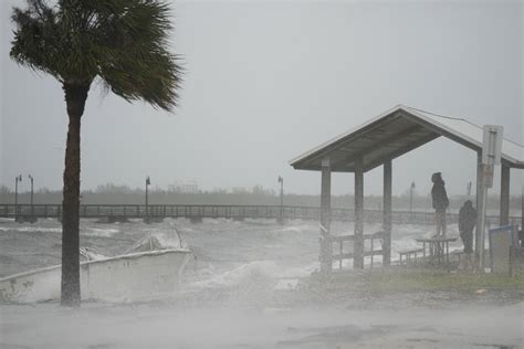 Thu 841 Am Sprawling Tropical Storm Nicole Drenching Florida