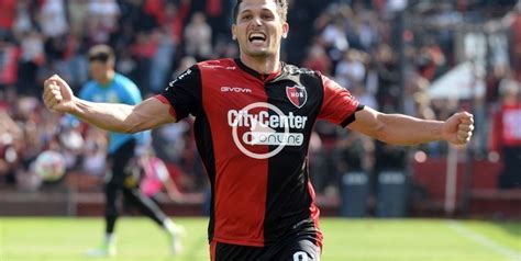 Con Gol De Juanch N Garc A Newell S Venci A Banfield Y Sigue En