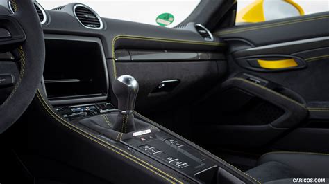 Porsche 718 Cayman GT4 | 2020MY (Color: Racing Yellow) | Interior, Detail