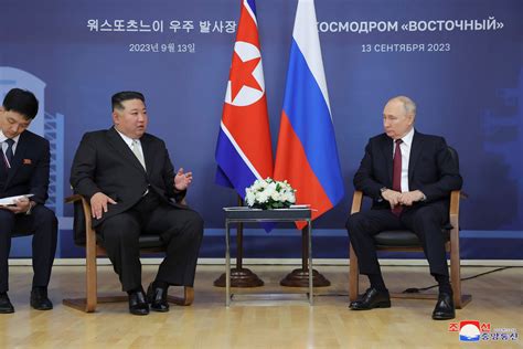 Vladimir Putin a acceptat o invitație din partea lui Kim Jong Un de a