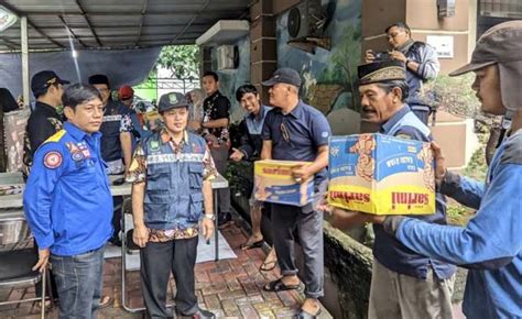 Dinsos Kota Tangerang Beri Bantuan Permakanan Untuk Korban Banjir