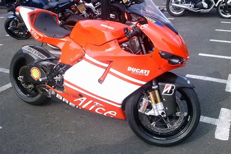 pjvenda / blog: Ducati Desmosedici RR