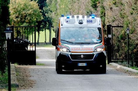 Udine Ha Un Malore Improvviso In Videoconferenza Enne Morto