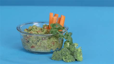 This Brocamole Recipe Is The Low Calorie Way To Guacamole Healthy