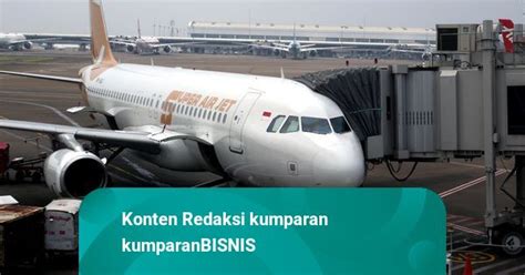 Panel Ruang Kokpit Rusak Pesawat Super Air Jet Gagal Terbang Dari